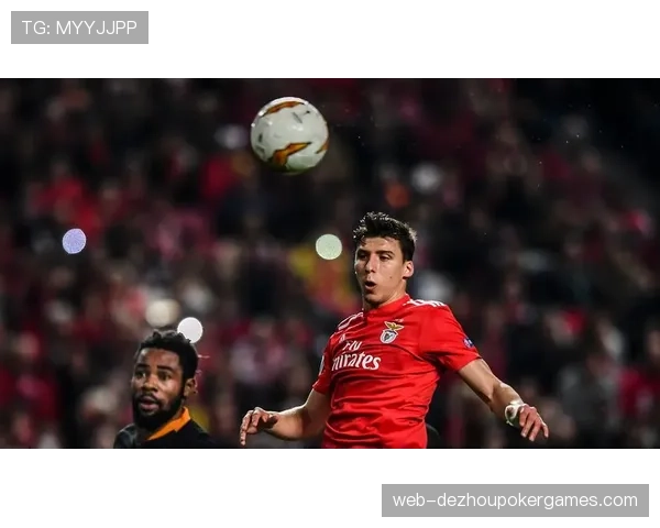 曼联就签下本菲卡年轻中卫与球员团队展开初步接触